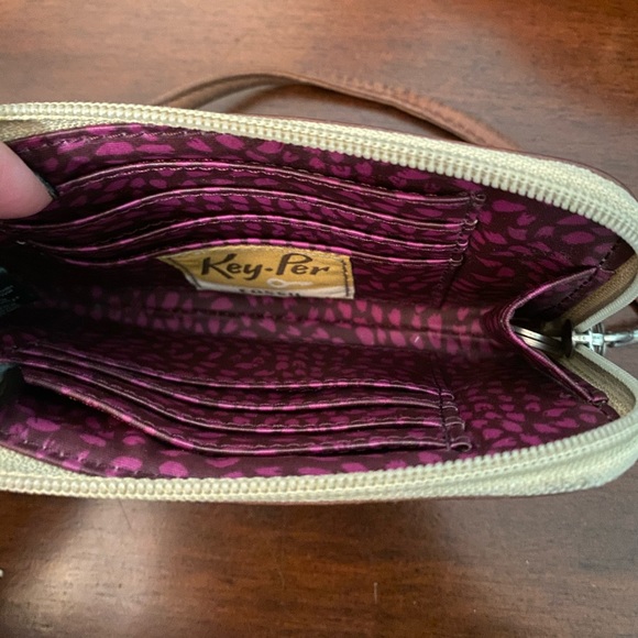 FOSSIL wristlet - Picture 3 of 3